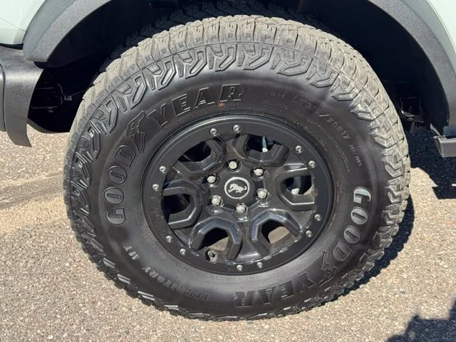 Used 2023 Gray Ford Wildtrak image 10