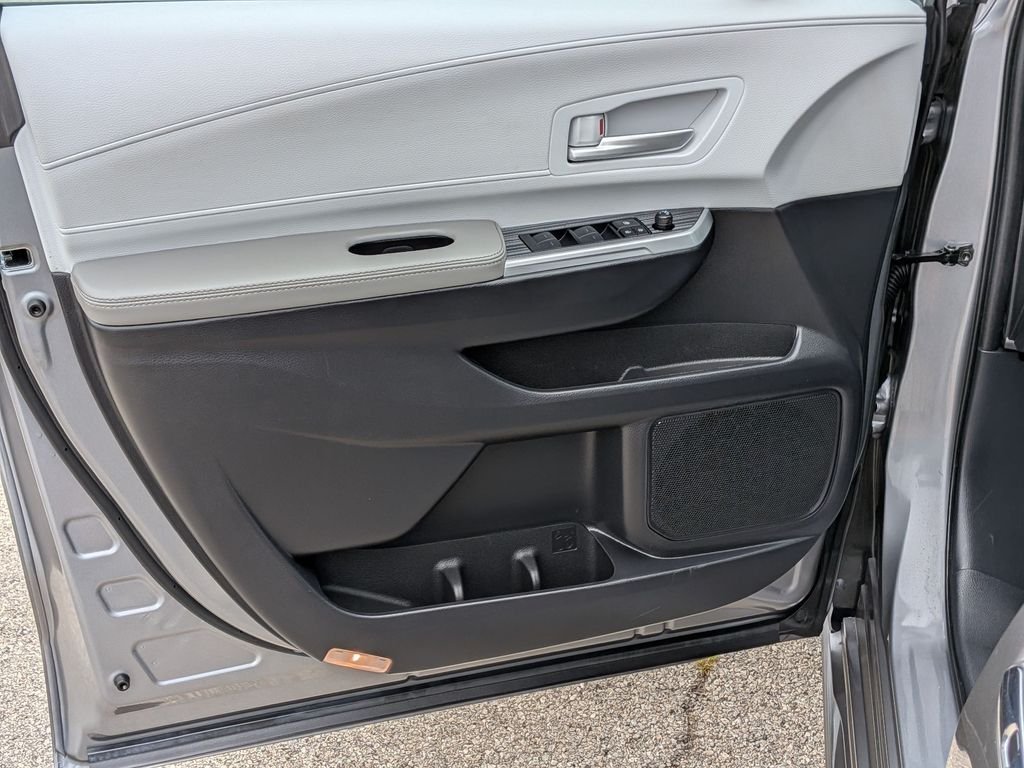 Used 2026  Toyota XLE image 20