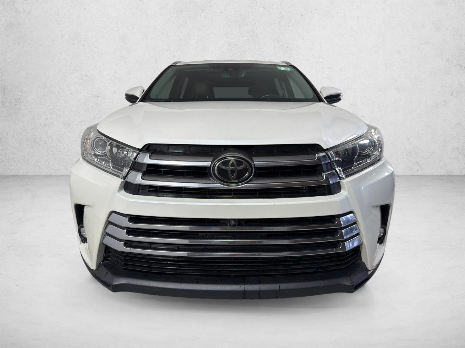 Used 2019 Blizzard Pearl Toyota Limited Platinum image 10
