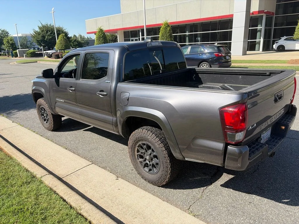 Used 2022 Gray Toyota SR5 image 6