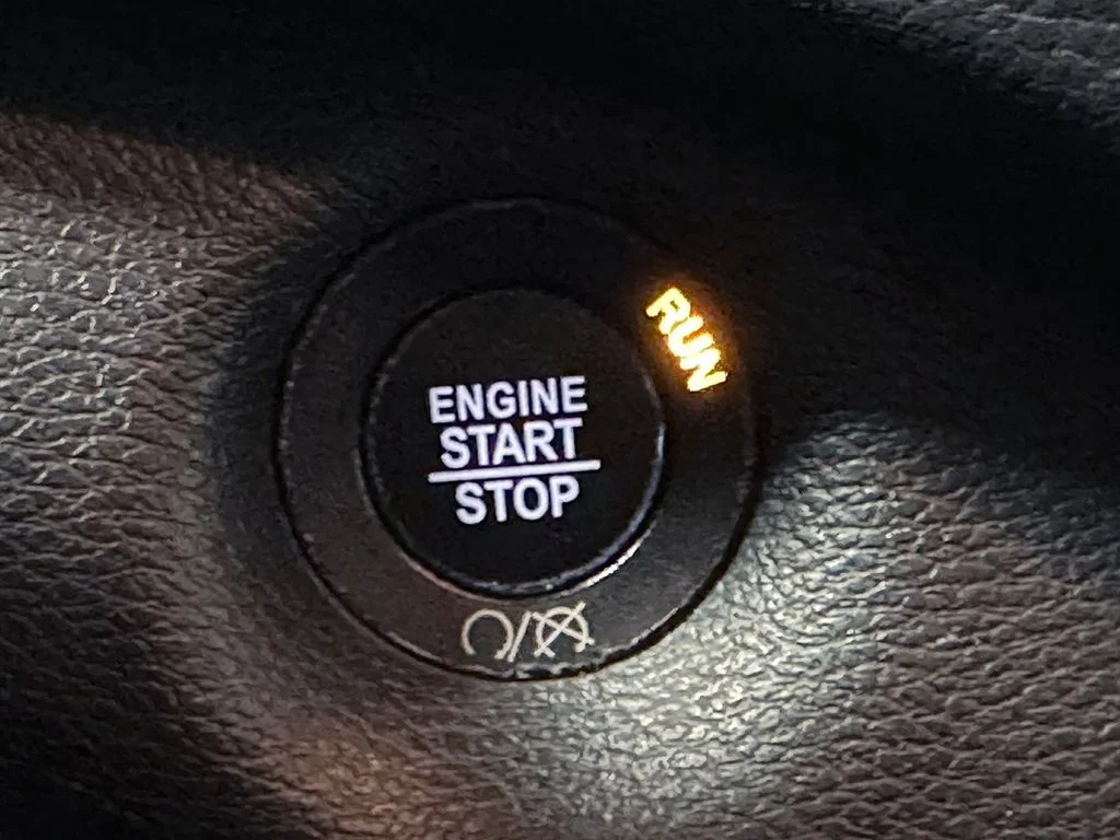 Used 2020 Gray Jeep Limited image 29