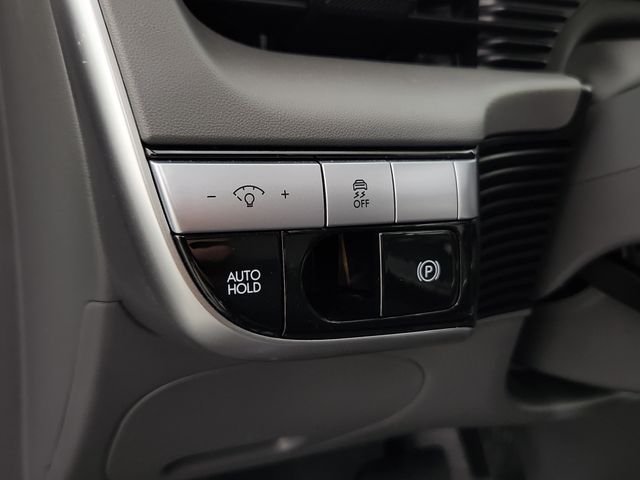 Certified Used 2024 Green Hyundai SE image 22