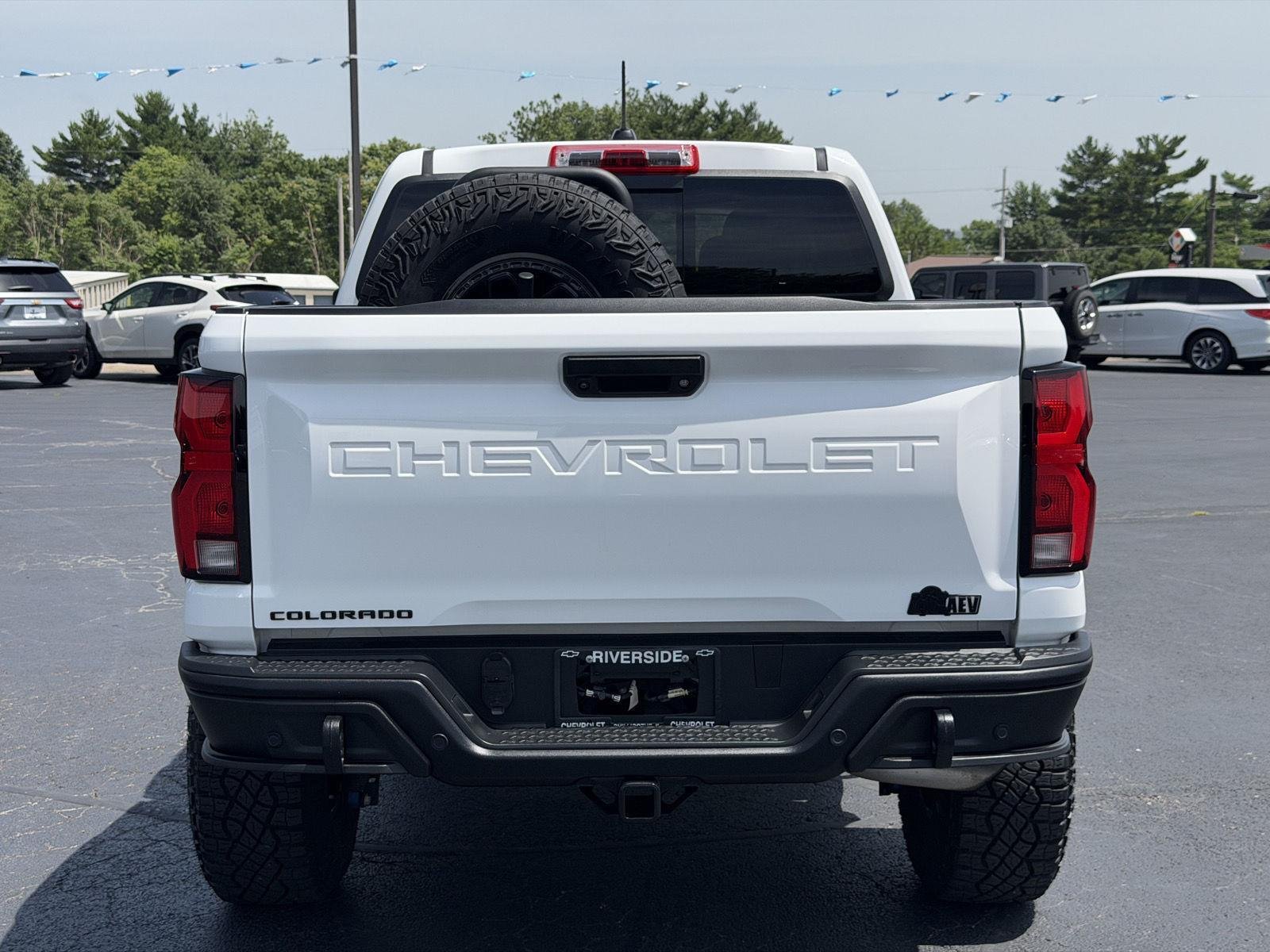 Used 2024 Summit White Chevrolet ZR2 image 4
