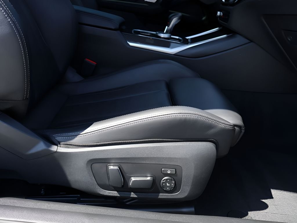 Used 2026 Brooklyn Gray Metallic BMW Competition image 13