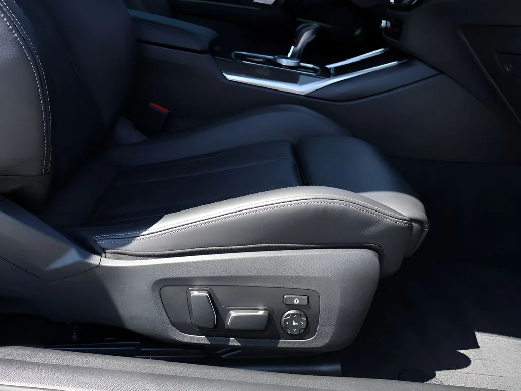 Used 2026 Brooklyn Gray Metallic BMW Competition image 13