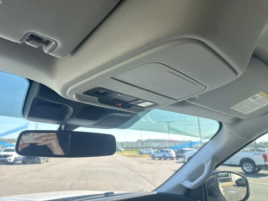 New 2026 Oxford White Ford Active image 16