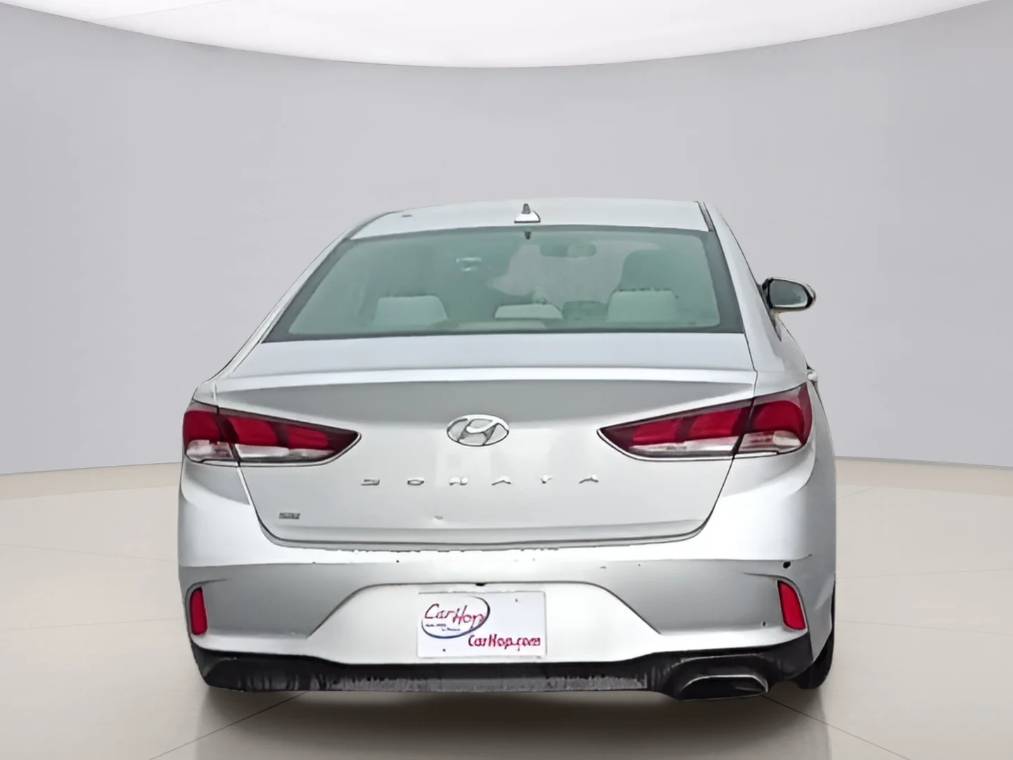 Used 2019 Silver Hyundai SE image 5