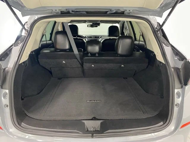 Used 2024 Gray Nissan SV image 8