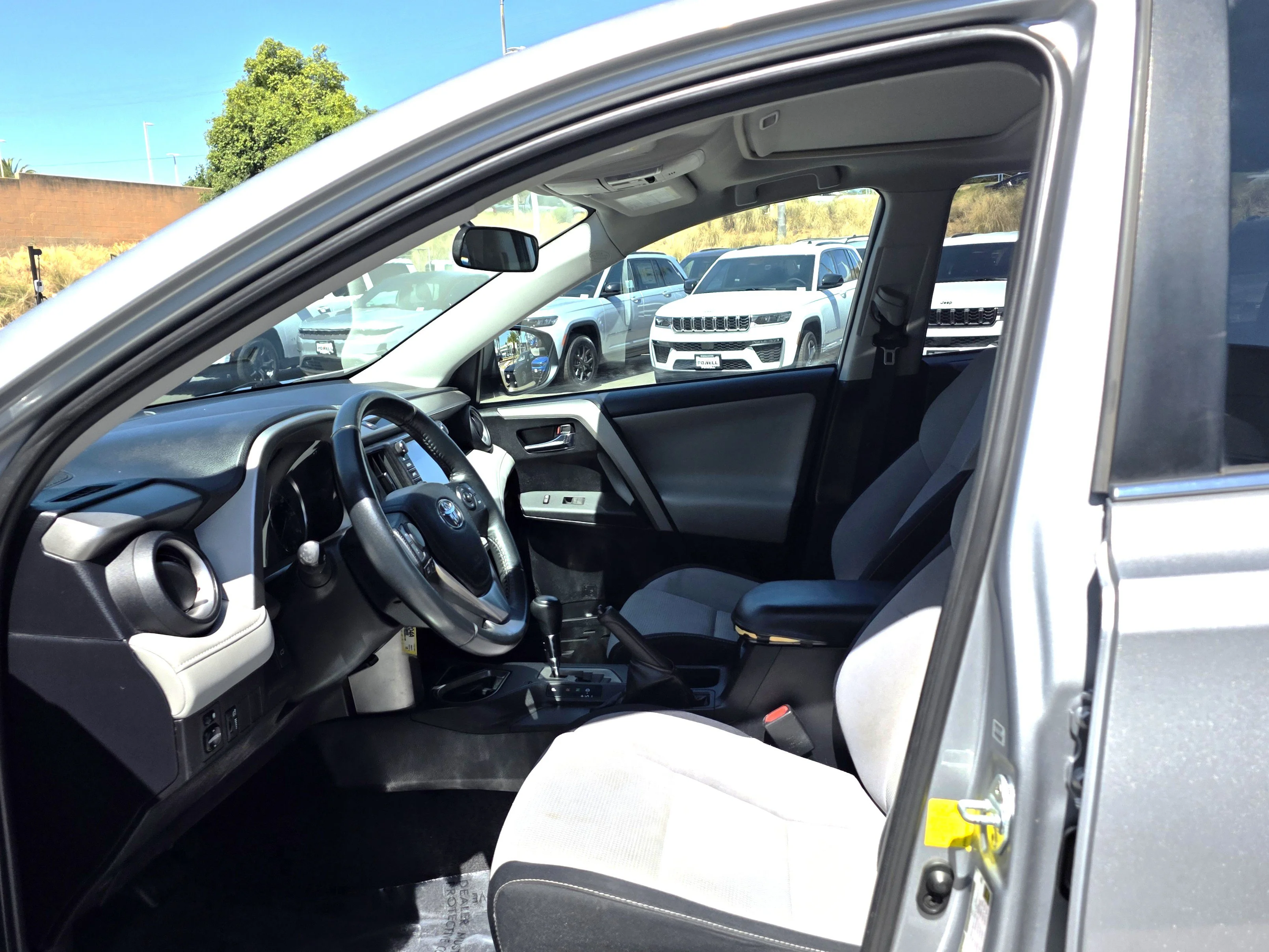 Used 2016 Silver Sky Metallic Toyota XLE image 15