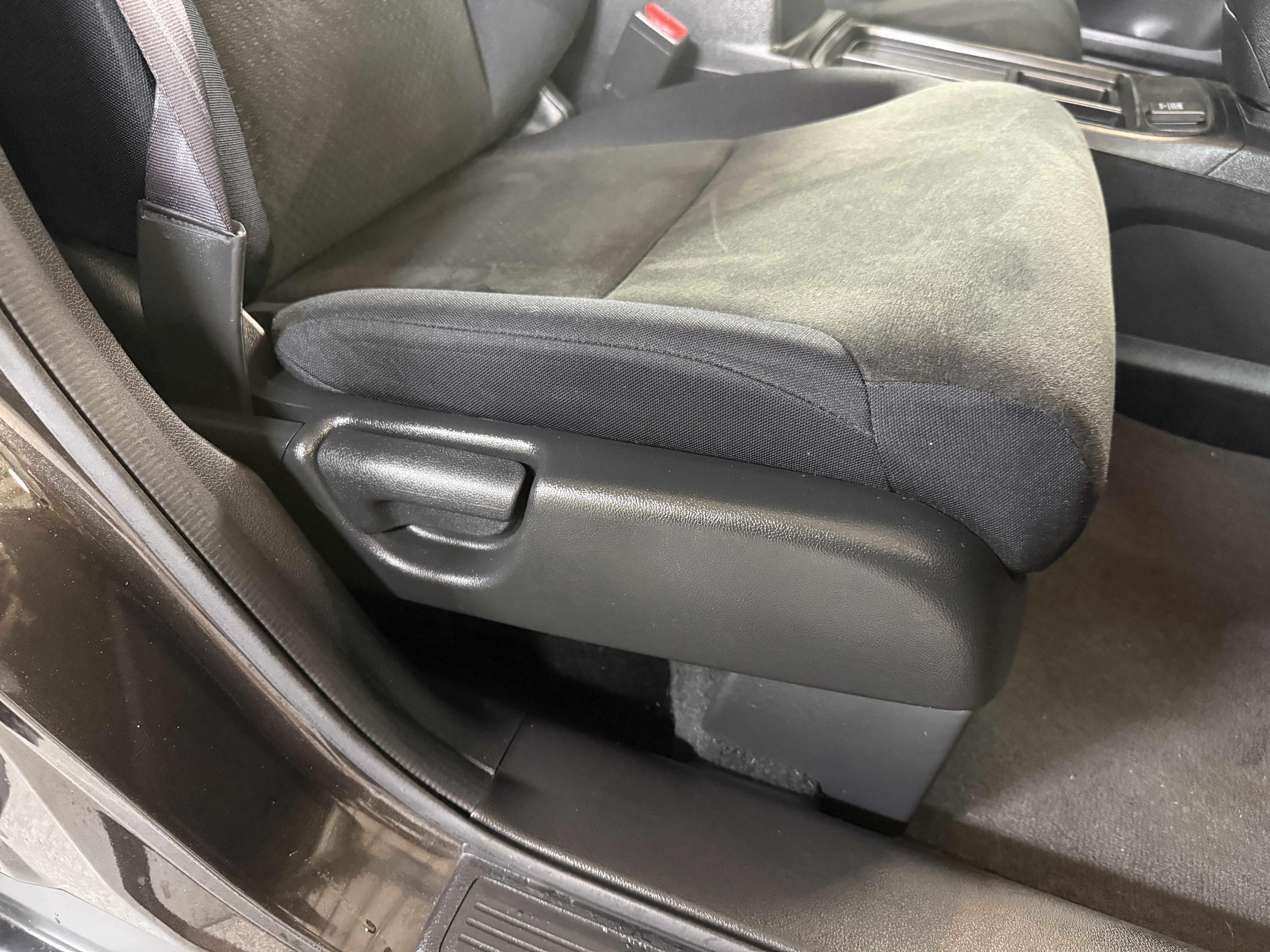 Used 2015 Urban Titanium Metallic Honda LX image 23