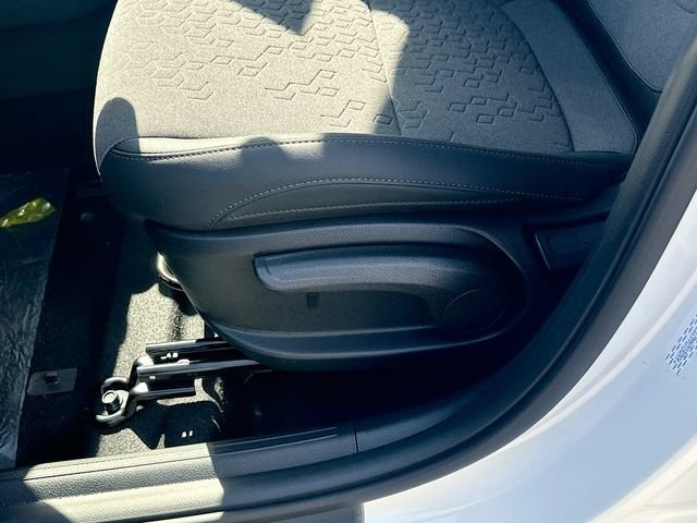 New 2026 Clear White / Black Roof Kia S image 19
