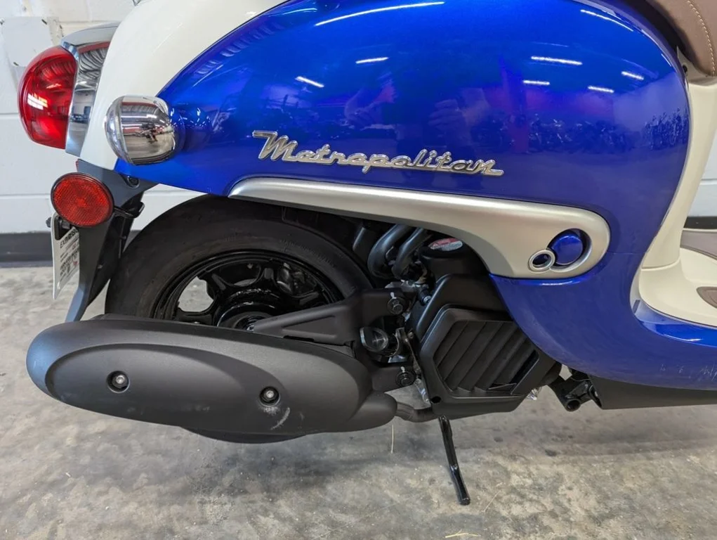 Used 2023 BLUE Honda  image 8
