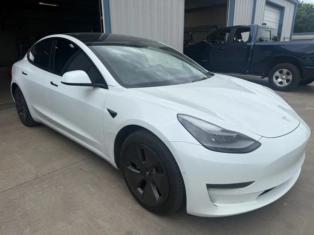 Used 2022 White Tesla Base image 18