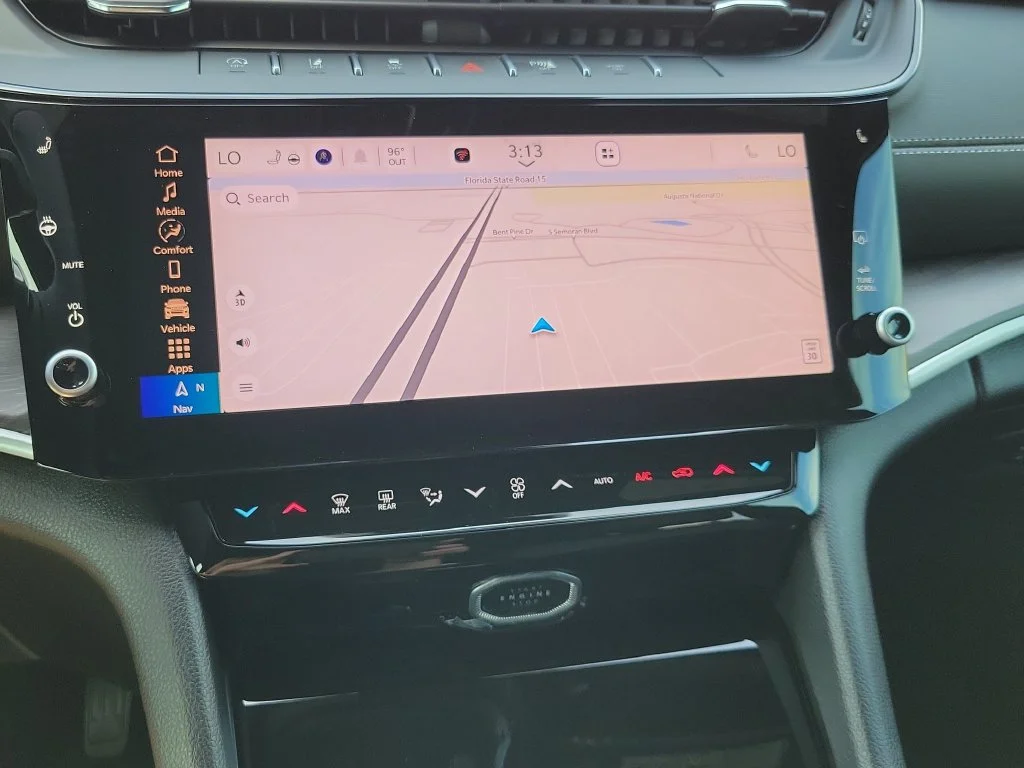 New 2027 Gray Jeep Laredo Altitude image 18