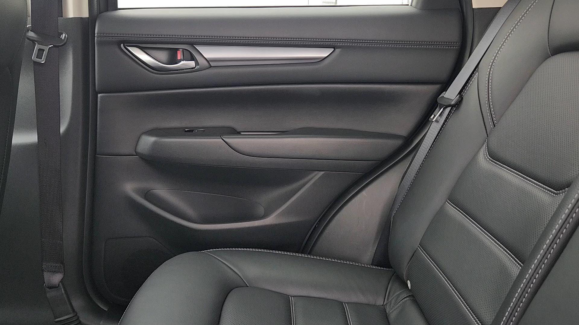2025 Mazda CX-5 S Preferred package - Photo 17