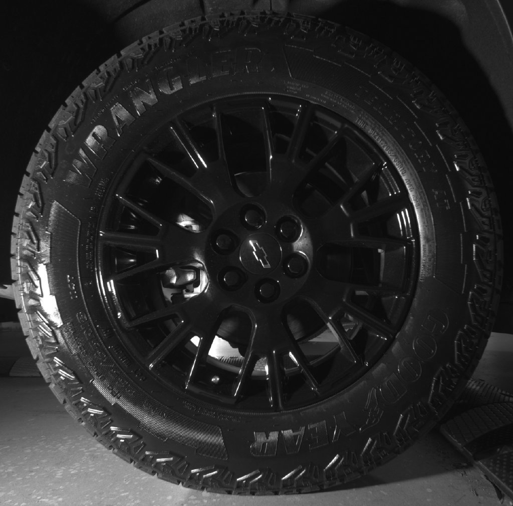 Used 2025 Gray Chevrolet Z71 image 26