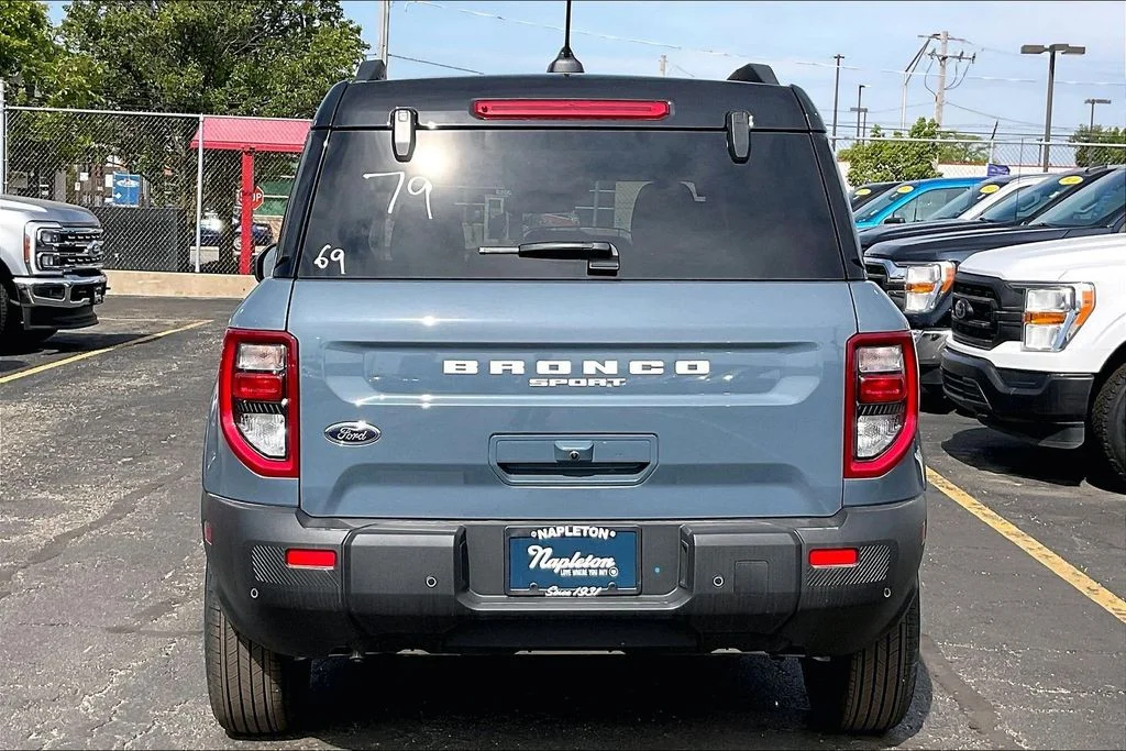 New 2025 Azure Gray Metallic Tri-Coat Ford Outer Banks® image 3
