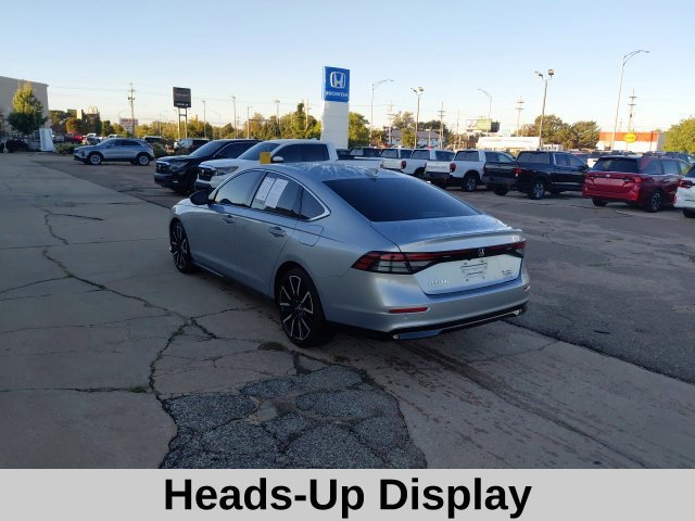 Used 2025 Solar Silver Metallic Honda Touring image 7