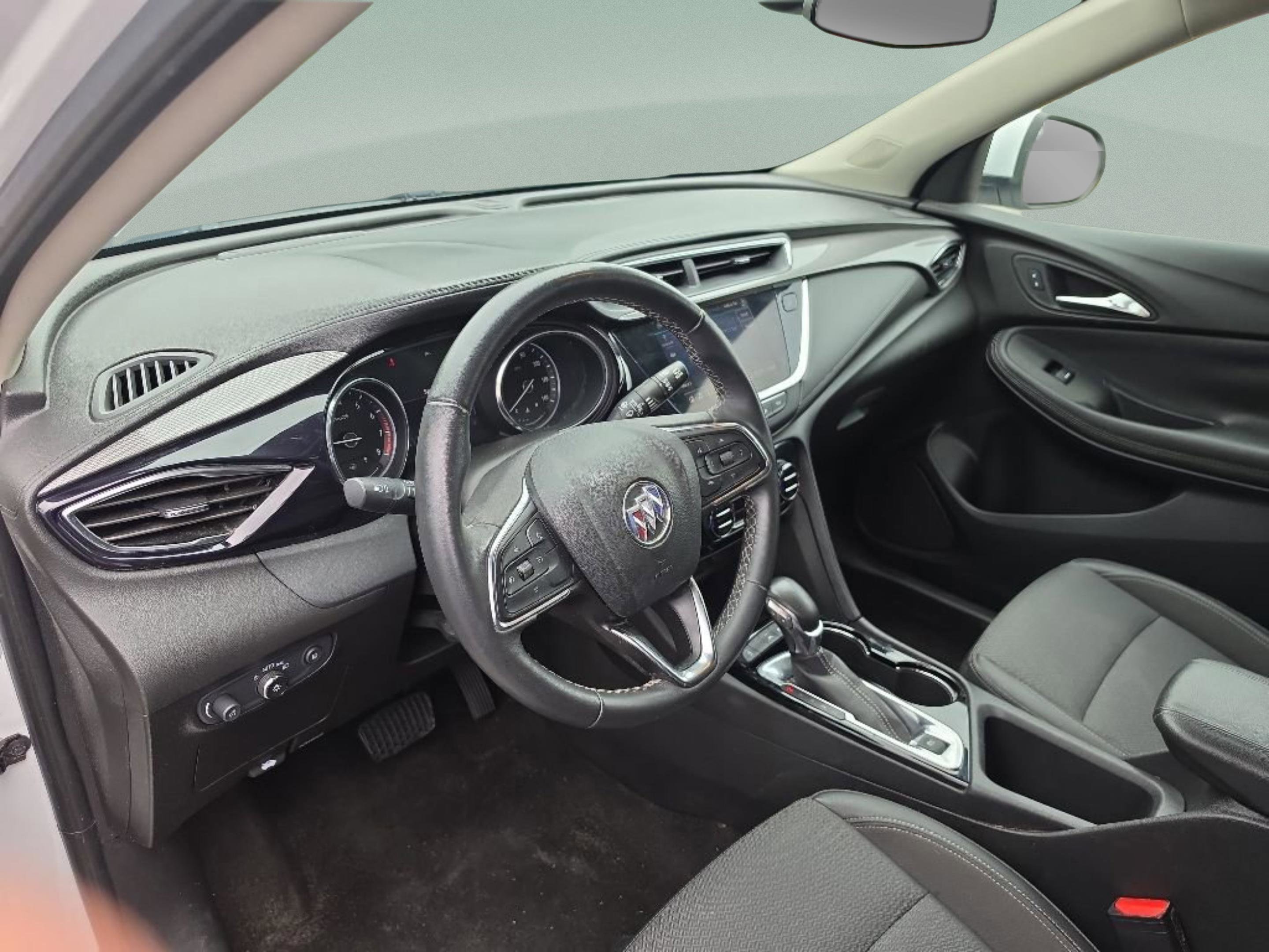 Used 2022 Summit White Buick Select image 19