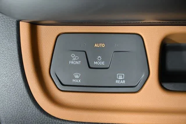 2025 Volkswagen ID. Buzz PRO S - Photo 30