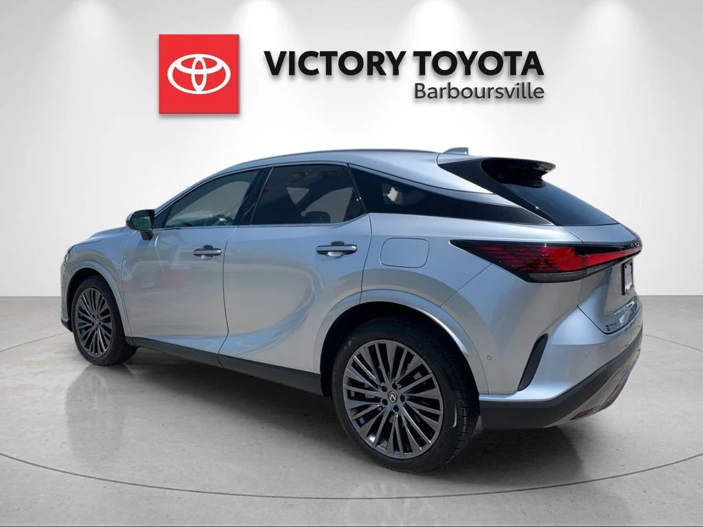 Used 2025 Silver Lexus 350 Luxury image 3