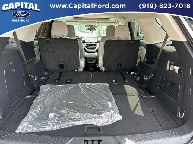 Used 2025 White Ford Active image 16