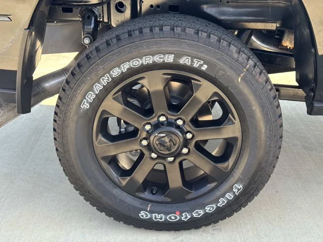 New 2027 Diamond Black Crystal Pearl-Coat Exterior Paint RAM Laramie image 25