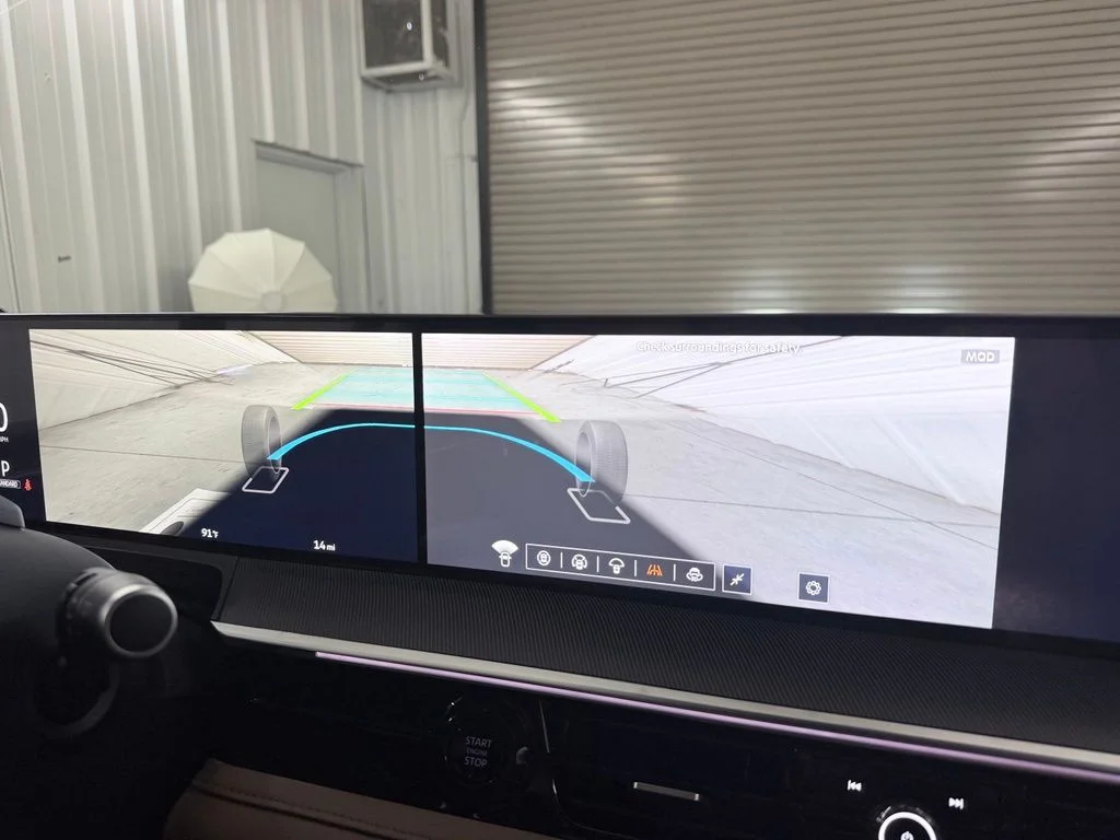 New 2027 RADIANT WHITE INFINITI Luxe 2WD image 22