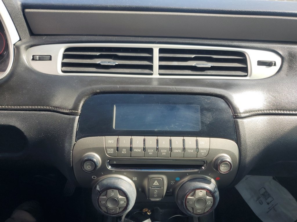 Used 2015 White Chevrolet 2LS image 15
