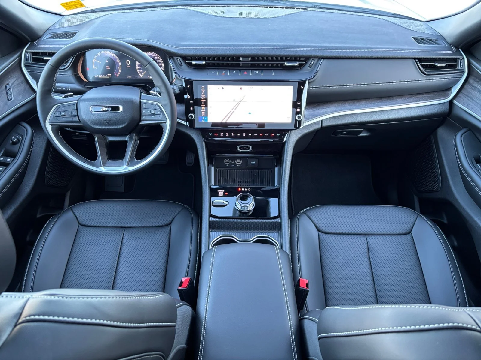 New 2027 BRIGHT WHITE Jeep Limited image 12