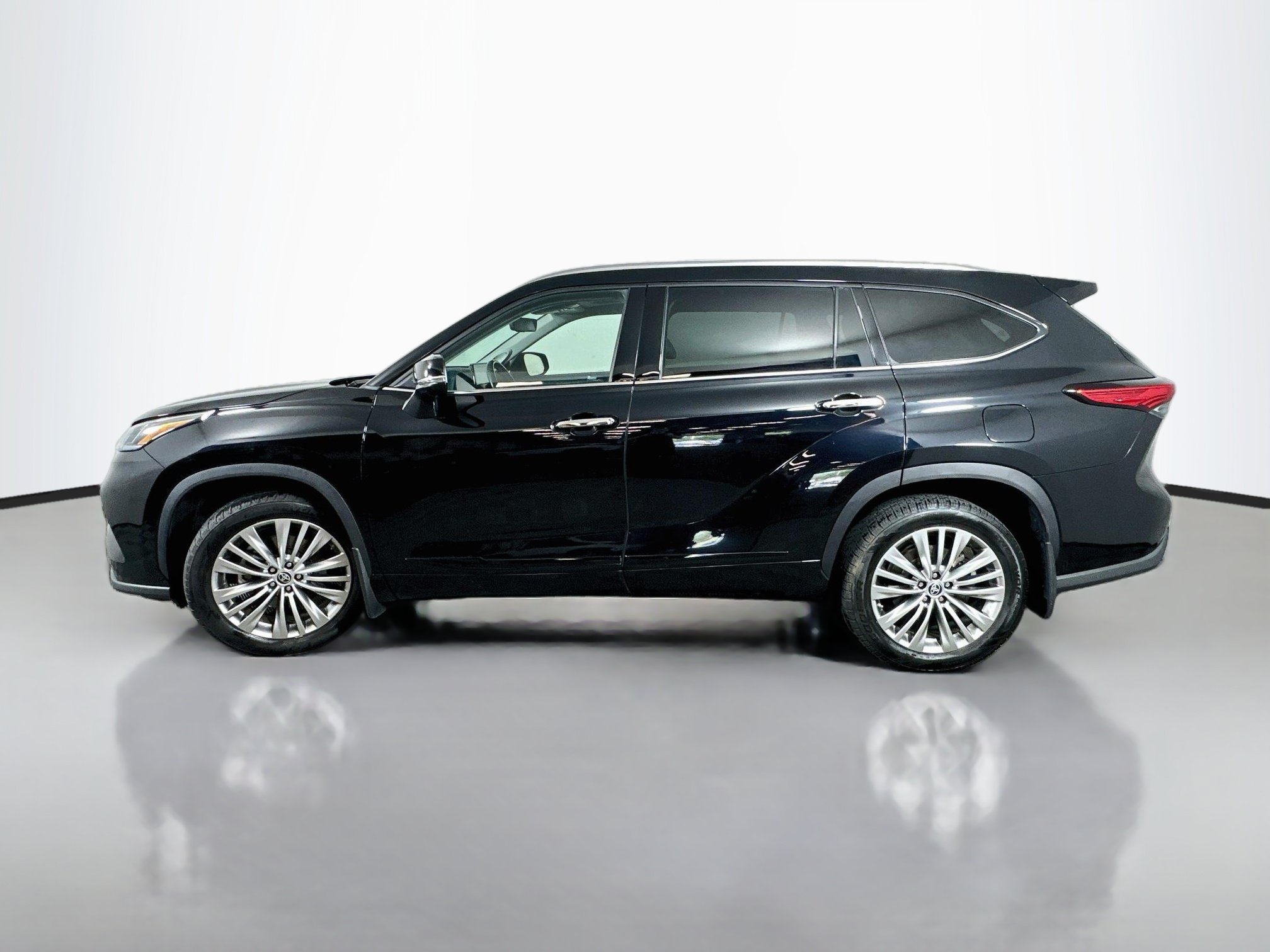 Used 2022 Midnight Black Metallic Toyota Platinum image 4