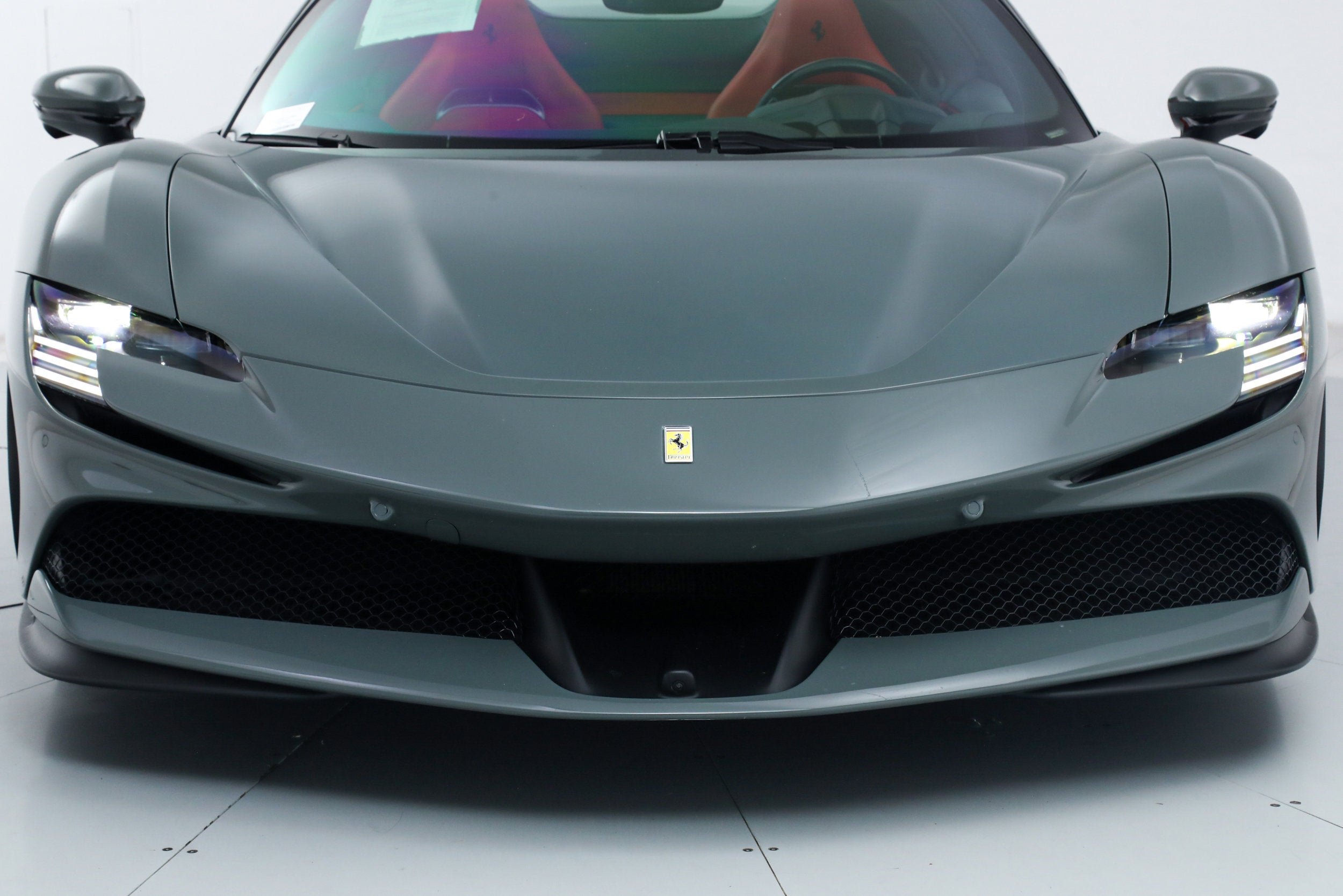 Certified Used 2025 Grigio Medio Ferrari  image 13