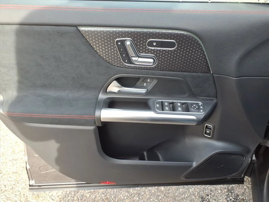 New 2026 Mountain Grey Metallic Mercedes-Benz GLA 250 image 42