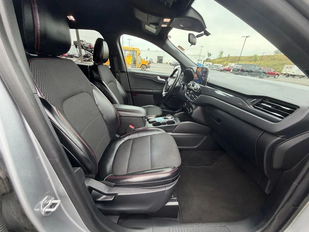 Used 2024 Silver Ford ST-Line image 35