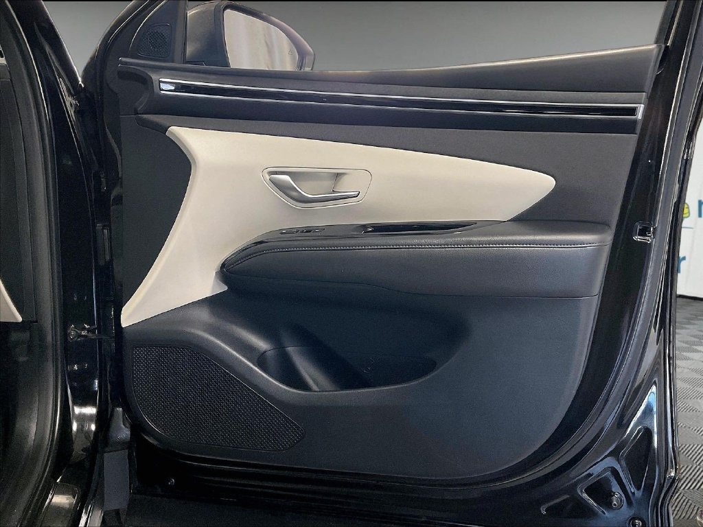 Used 2024 Black Hyundai SEL Convenience image 12