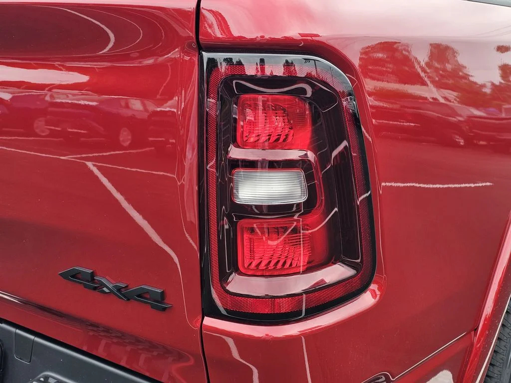 New 2026 Molten Red Pearl-Coat Exterior Paint RAM Big Horn/Lone Star image 10