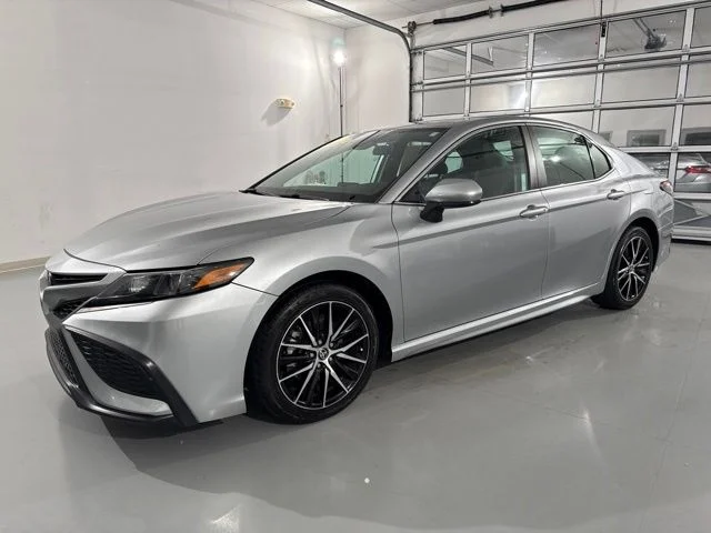 Used 2021 Silver Toyota SE image 4