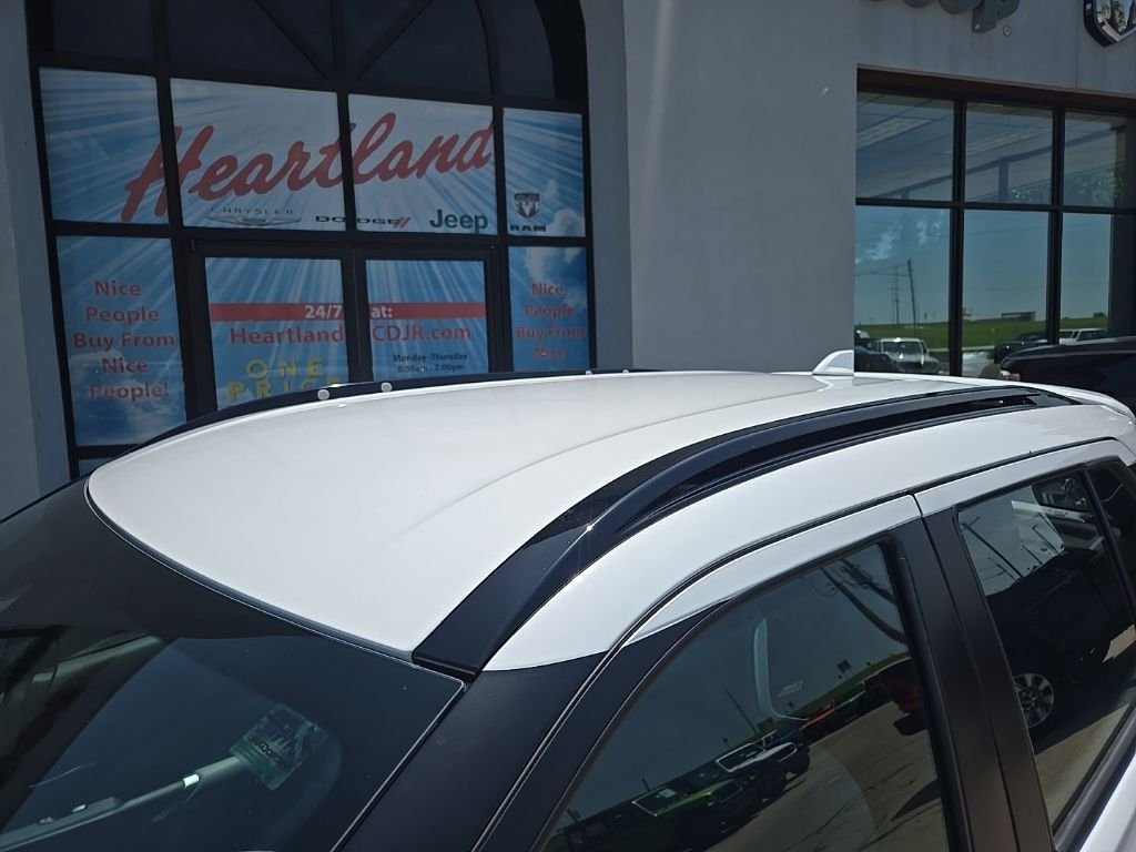 Used 2024 White Nissan SR image 20