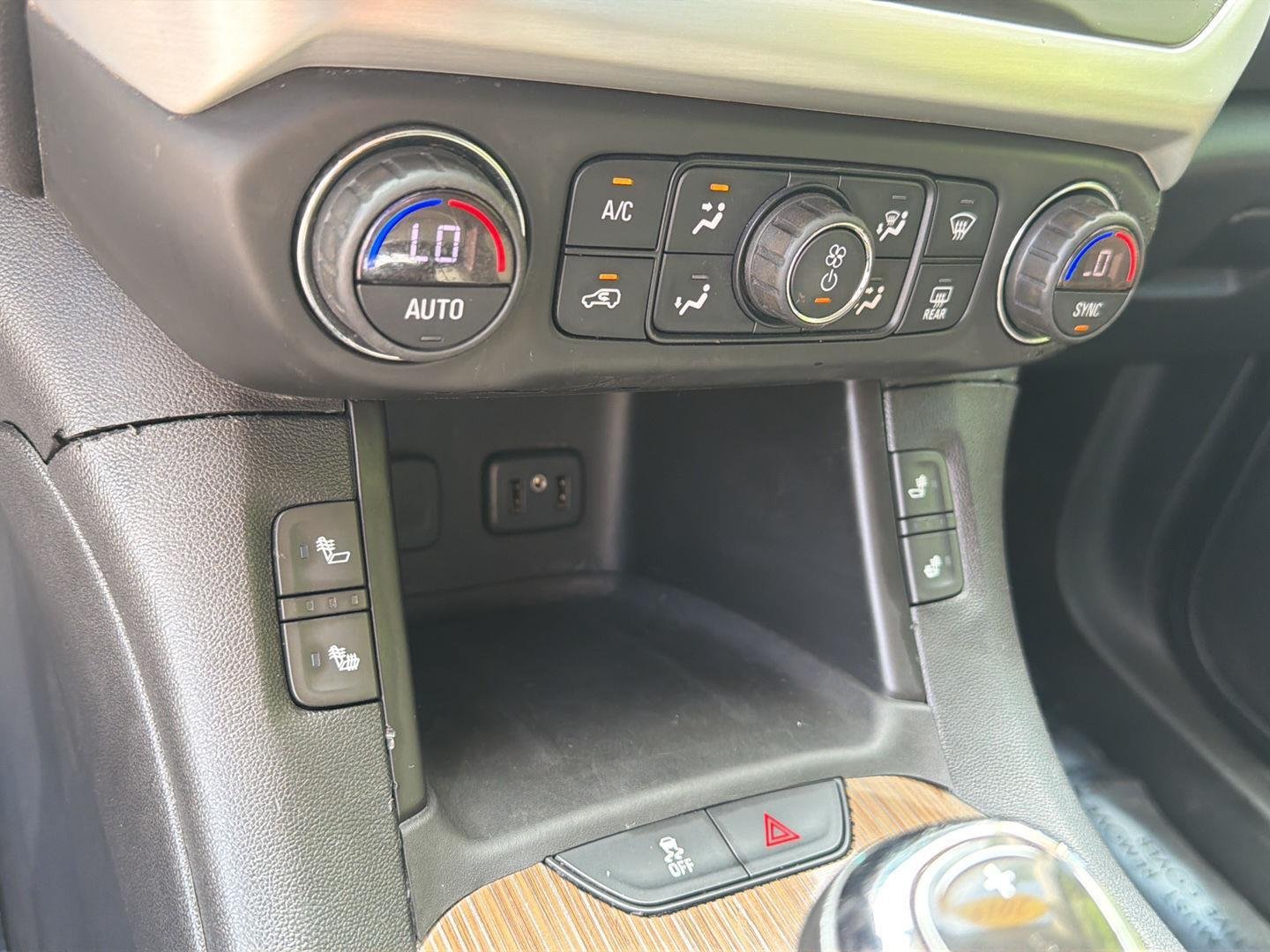 Used 2019 Quicksilver Metallic GMC SLE image 25