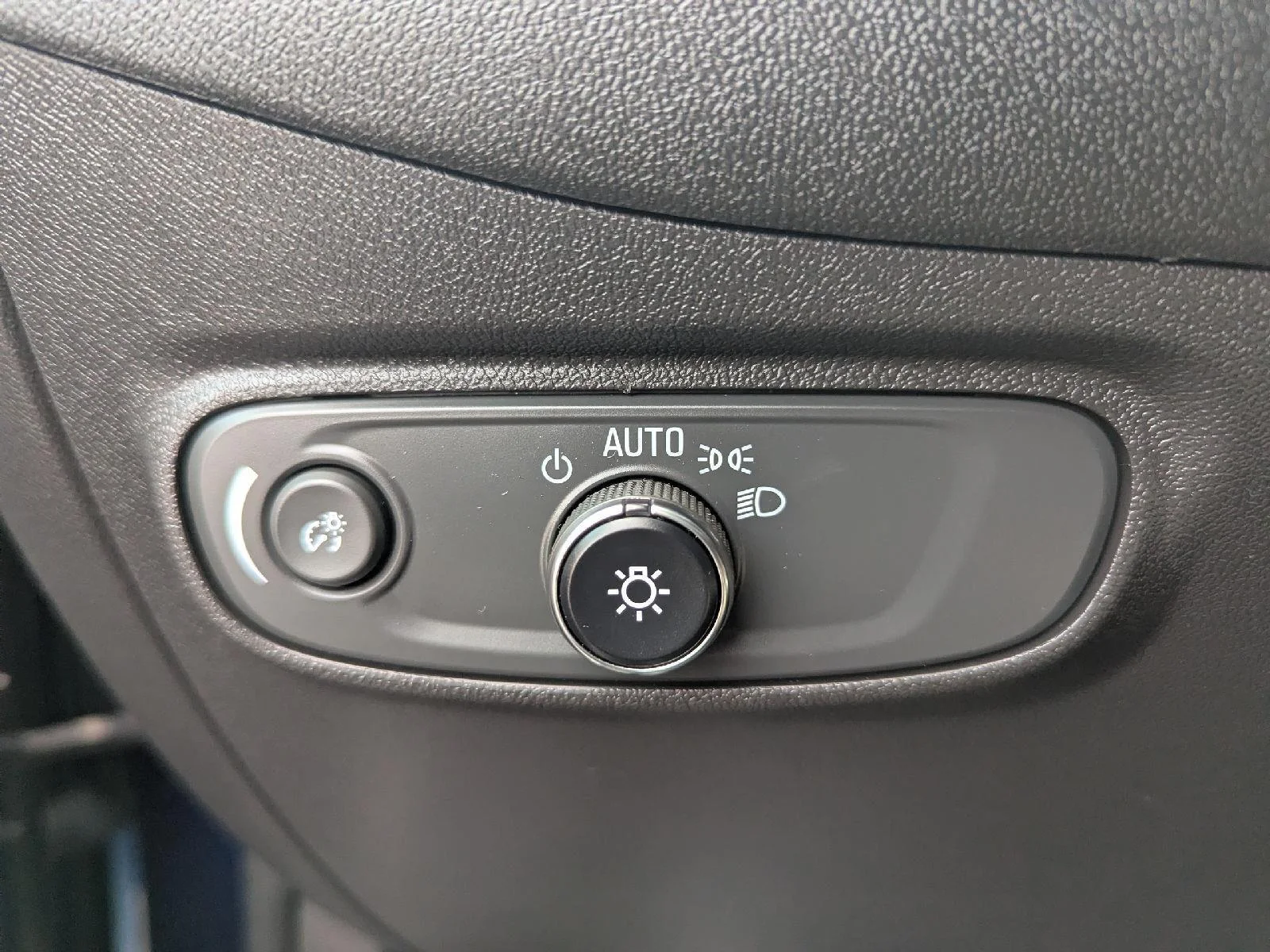 Used 2022 Blue Glow Metallic Chevrolet LT image 21