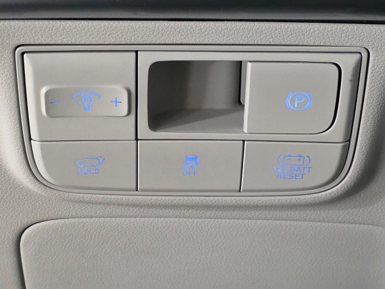 New 2026 Creamy White Pearl Hyundai SEL Convenience image 32