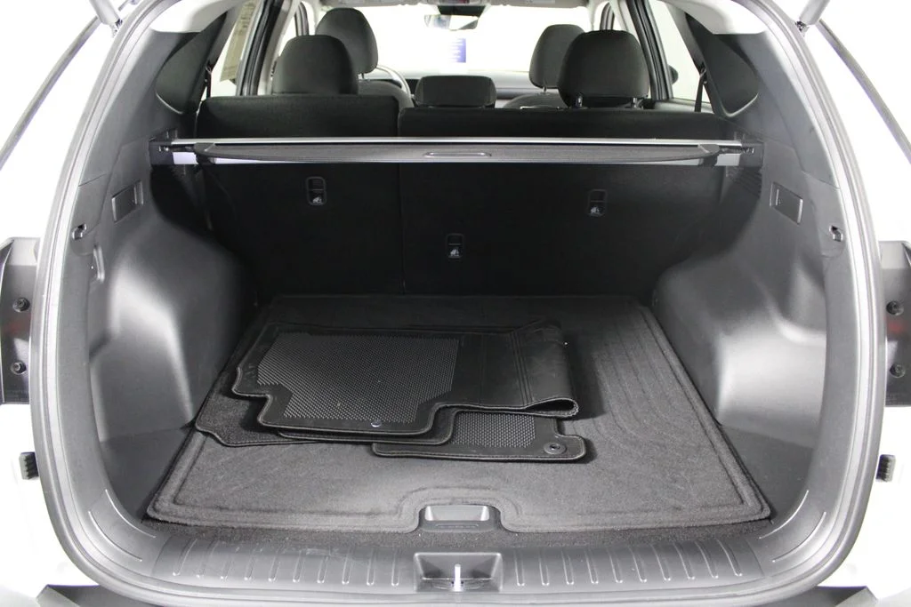 Used 2026 White Hyundai SEL image 17