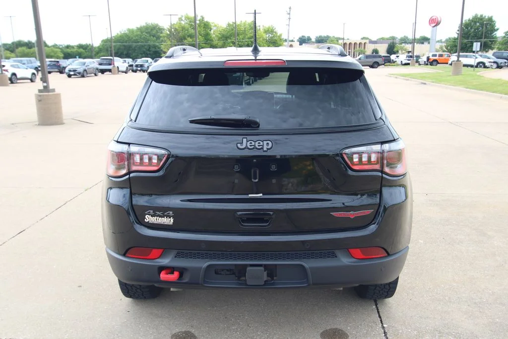 Used 2025 Black Jeep Trailhawk image 14