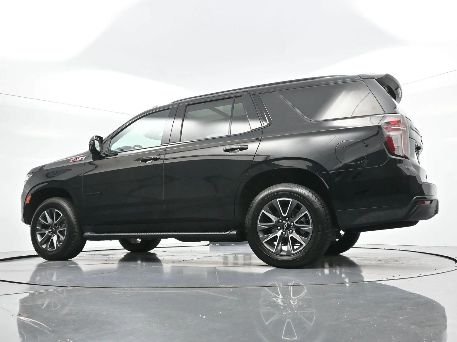 Used 2023 Black Chevrolet Z71 image 47