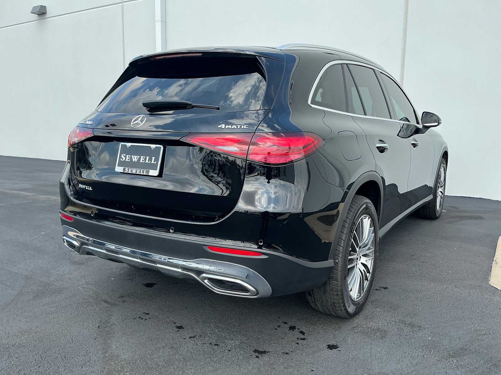 Certified Used 2024 Black Mercedes-Benz GLC 300 image 5