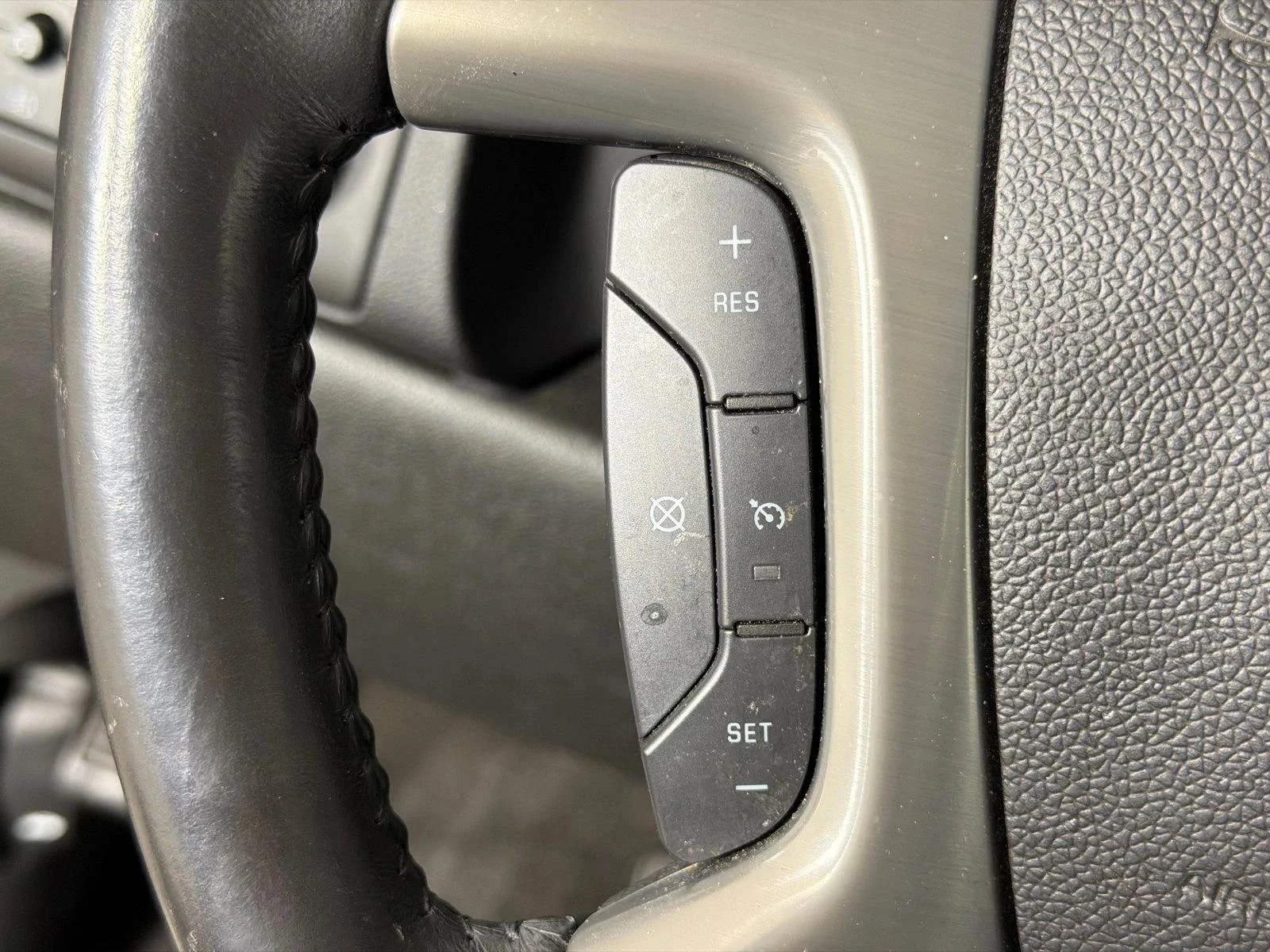 Used 2014 White Chevrolet LT image 25