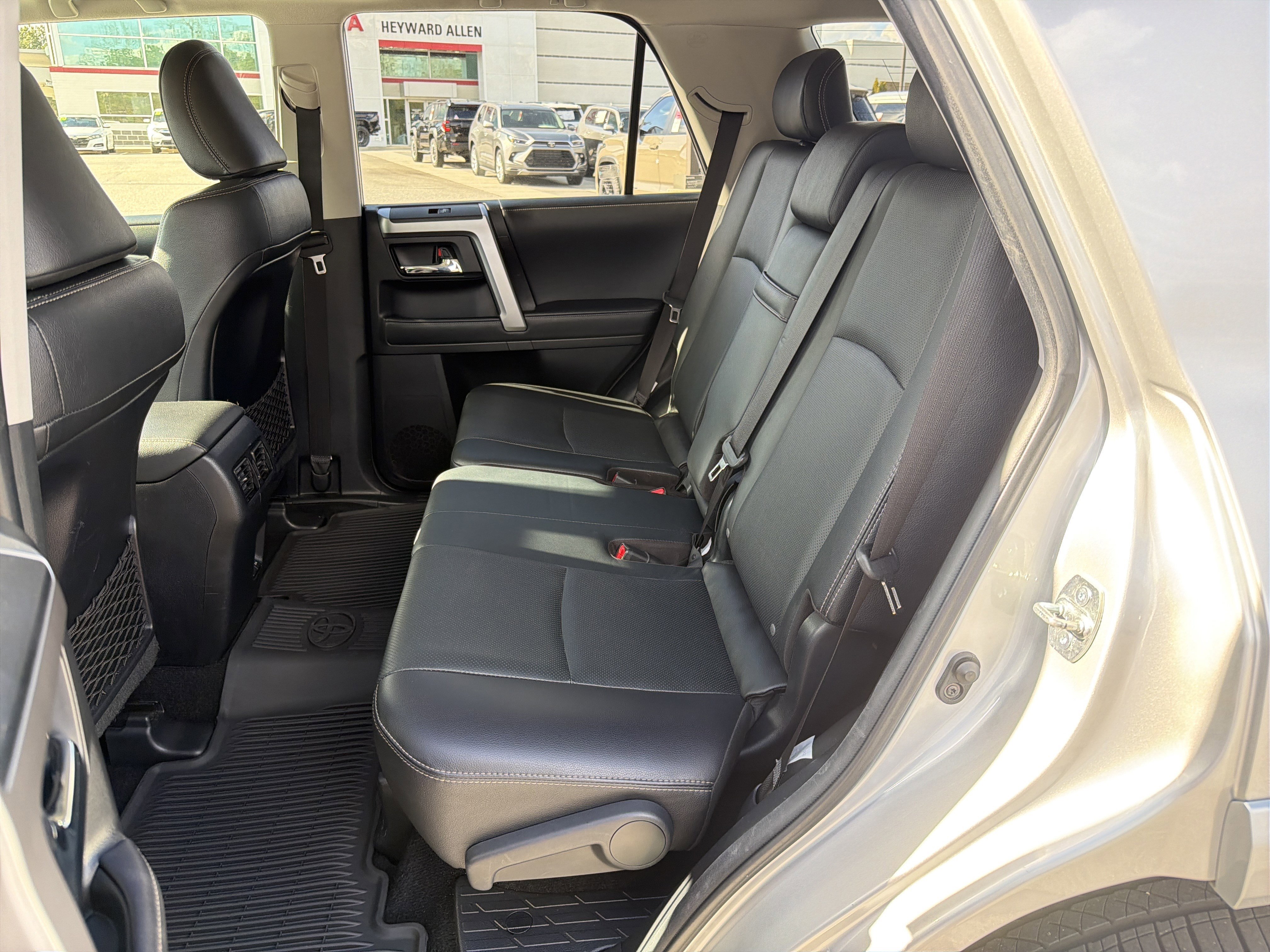 2022 Toyota 4Runner Limited - Photo 35