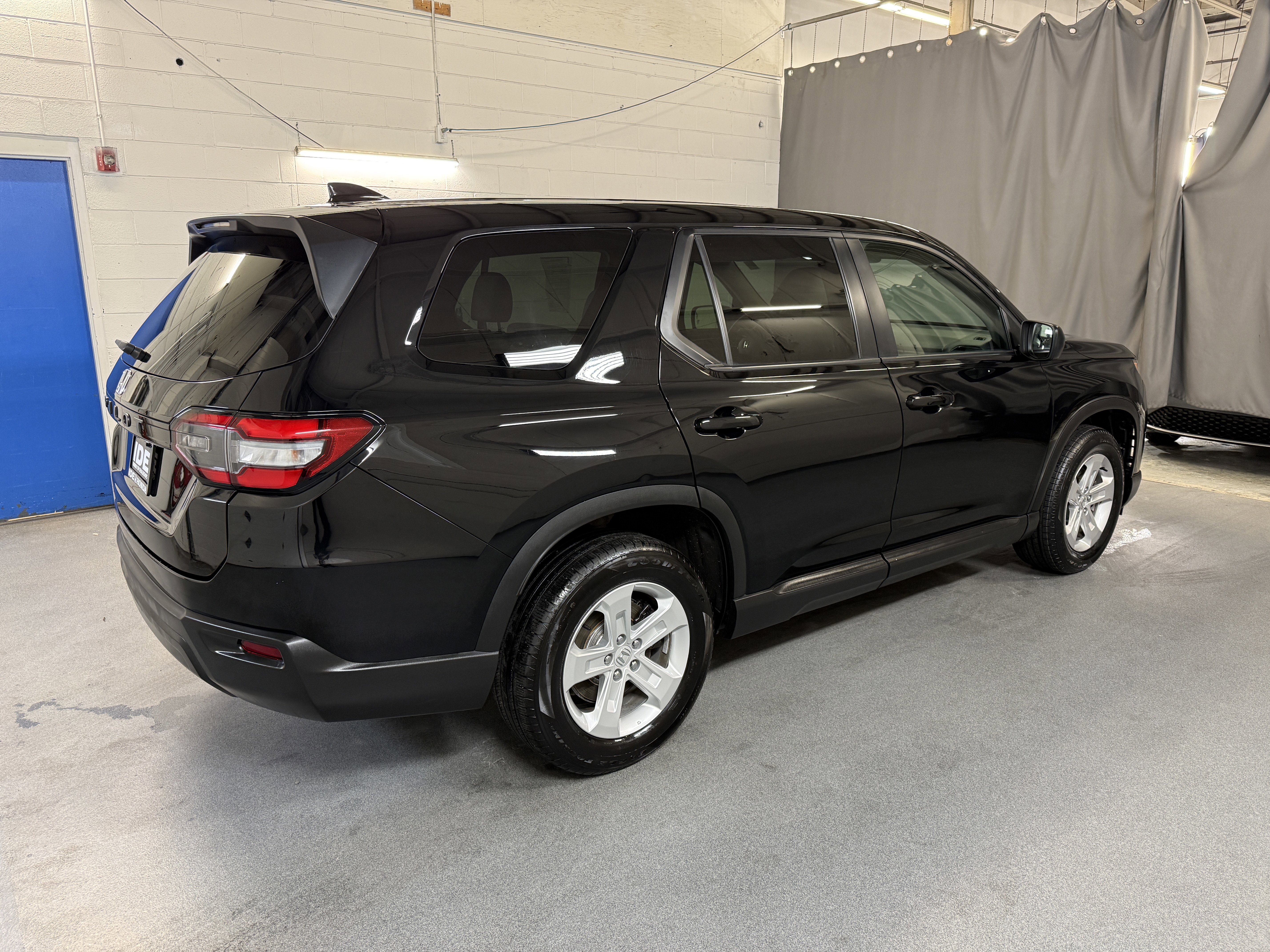 Certified Used 2023 Crystal Black Pearl Honda LX image 32