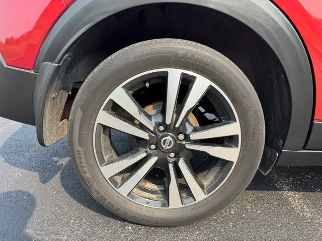Used 2019 Red Nissan SR image 10