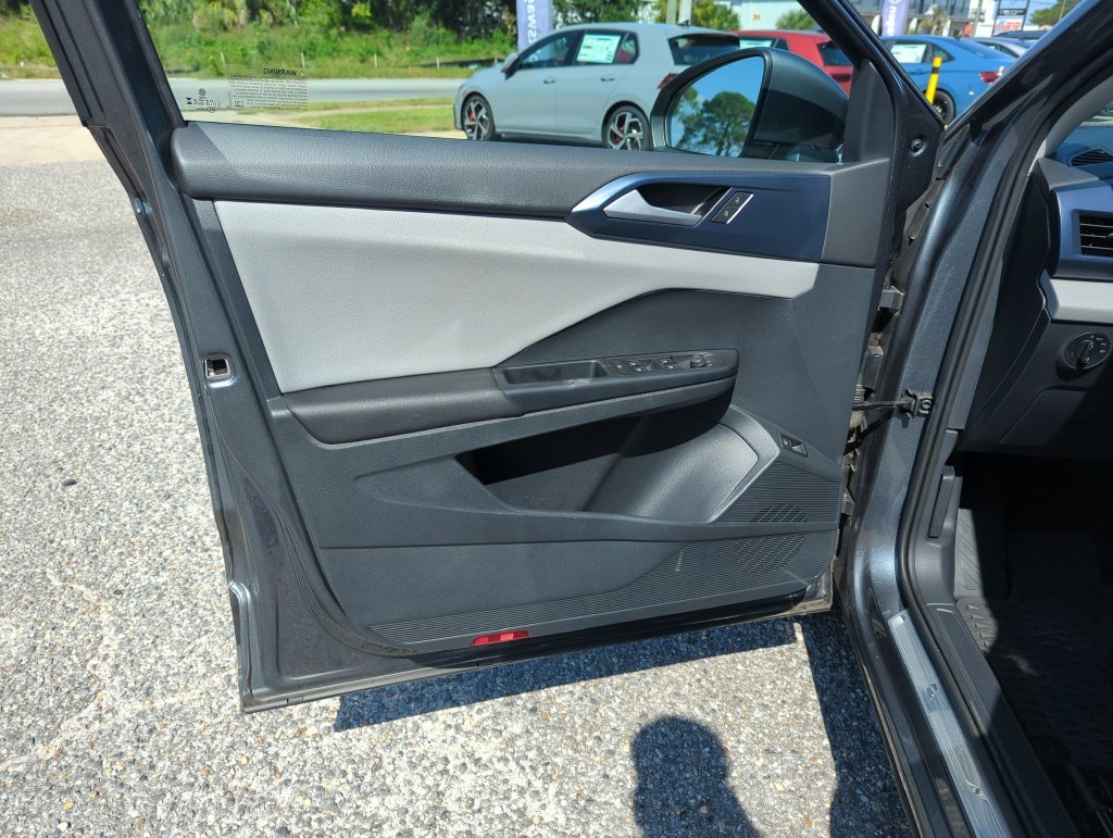 Used 2023 Gray Volkswagen 1.5T SE image 18